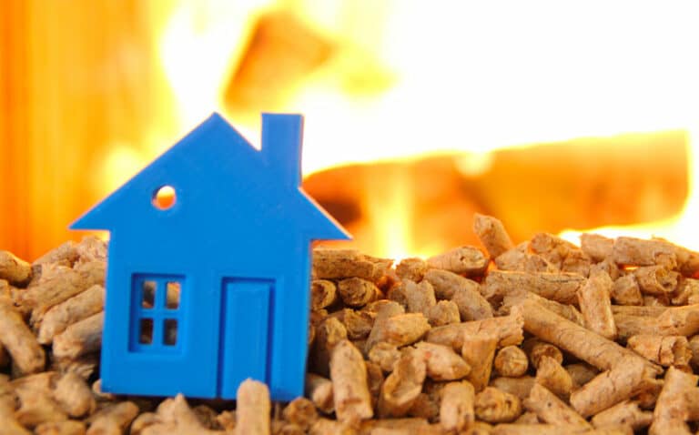 Installer un poêle à pellets dans une maison passive.